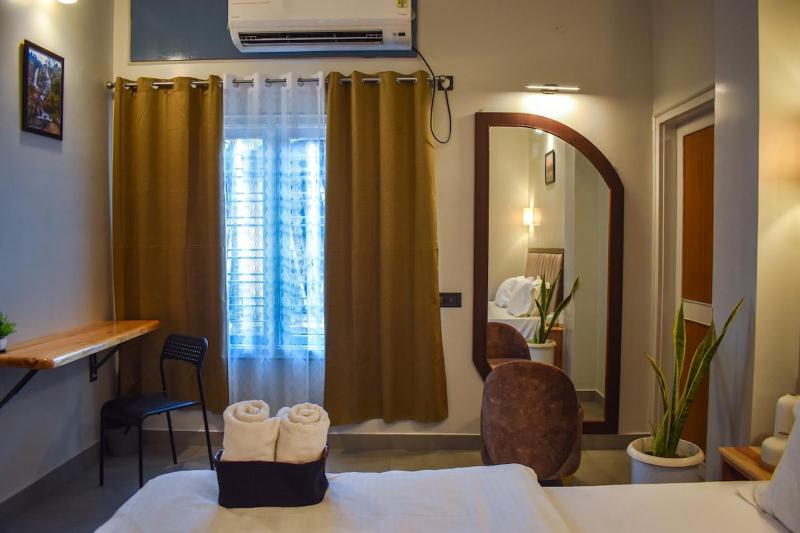 Karuna Court I Room in a 3 BHK l Attached Toilet - image 13