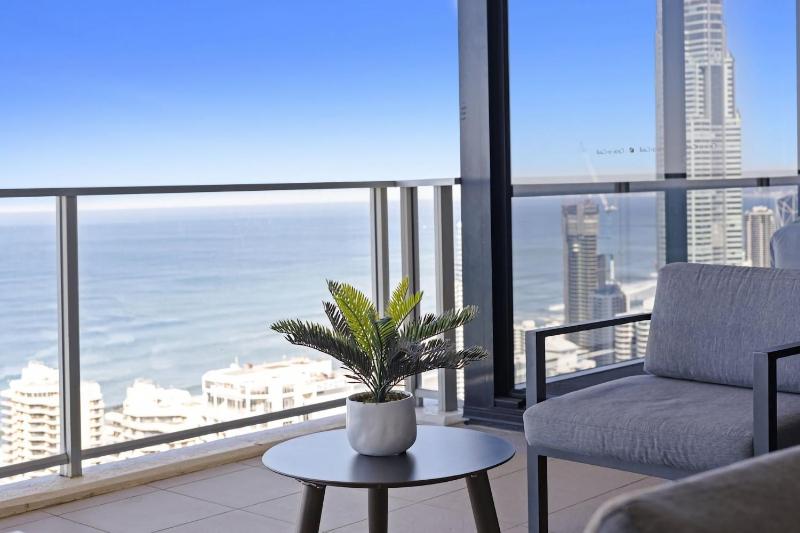 Circle on Cavill 4 Bedroom Executive Sub Penthouse - image 8