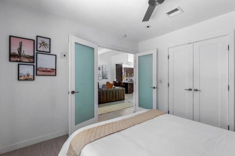 Palm Springs Luxury Pool Hot Tub & Downtown Access - image 19