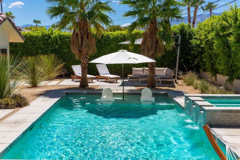 Palm Springs Luxury Pool Hot Tub & Downtown Access - image 42