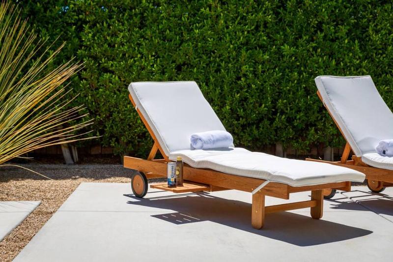 Palm Springs Luxury Pool Hot Tub & Downtown Access - image 6