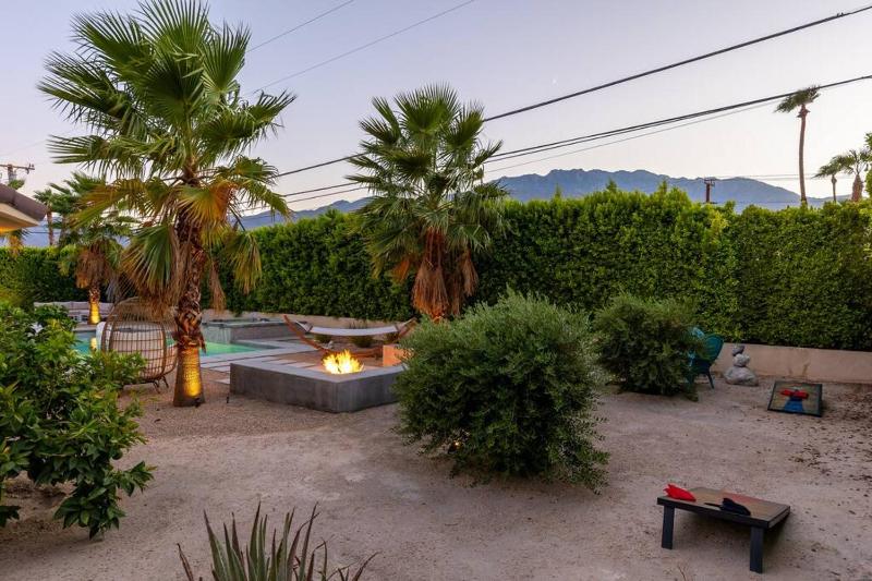 Palm Springs Luxury Pool Hot Tub & Downtown Access - image 26