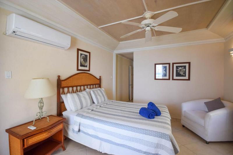 Beachfront 2-Bed Condo with Plunge Pool - Indramer 1 - image 11