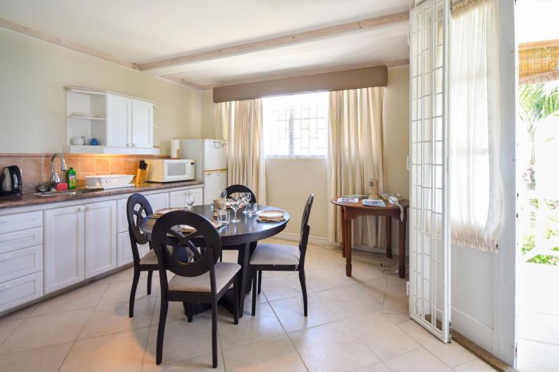 Beachfront Cosy and Romantic Condo - Nautilus - image 6