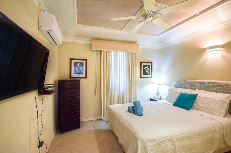Beachfront Cosy and Romantic Condo - Nautilus - image 8