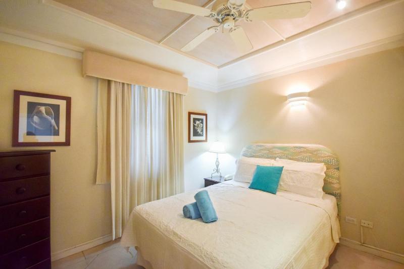 Beachfront Cosy and Romantic Condo - Nautilus - image 2