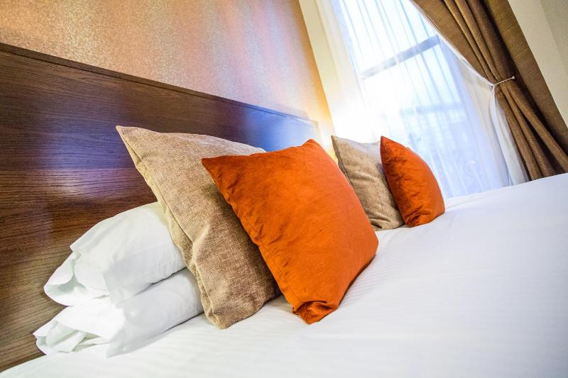 Superior Double Room image 3