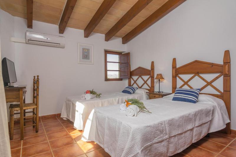 Mercader - image 16