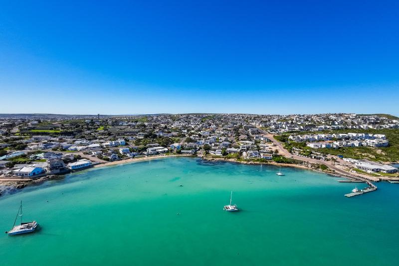 Sandbaai Villa Langebaan 7-sleeper - image 8