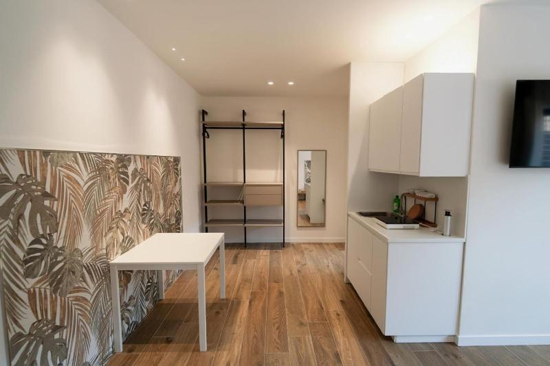 Charming Catania Apartment with Private Entrance and Balcony - image 8