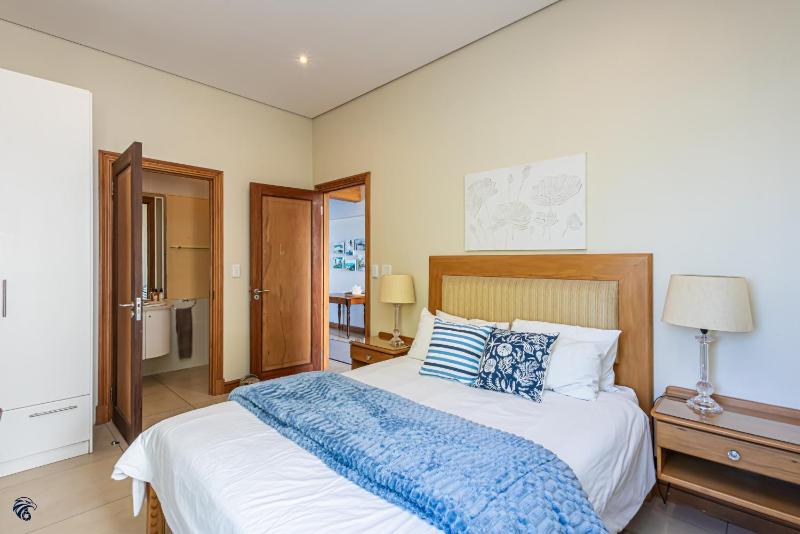 Sandbaai Villa Langebaan 7-sleeper - image 12