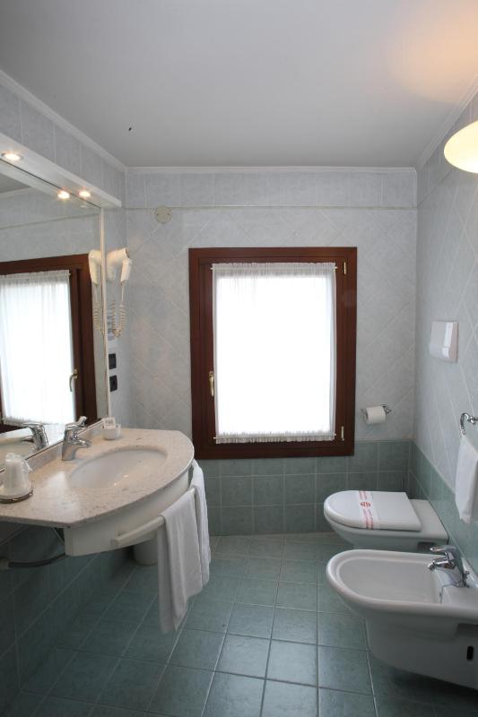Quadruple Room image 1