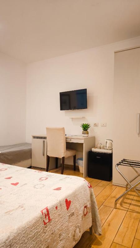Real Rooms - image 26