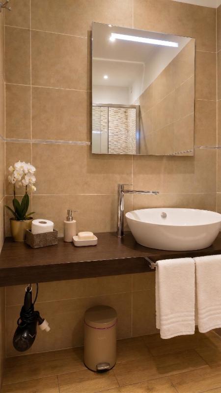 Real Rooms - image 12