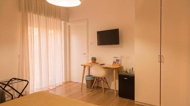 Real Rooms - image 37