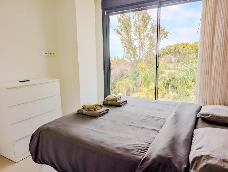Torremar Luxe: upscale 2bed apartment by the beach - image 47