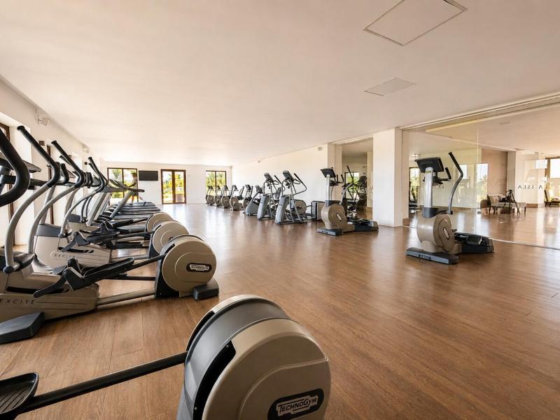 Family Luxury & Beach Club in La Isla Acapulco - image 17