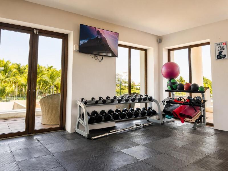 Family Luxury & Beach Club in La Isla Acapulco - image 26