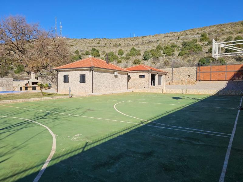 The Hidden Stonehouse - image 9