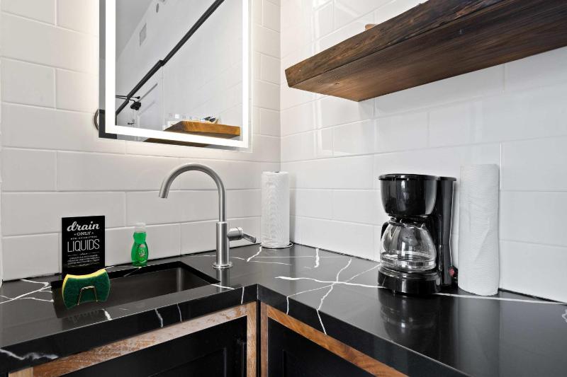 Hearth of city suite - image 5