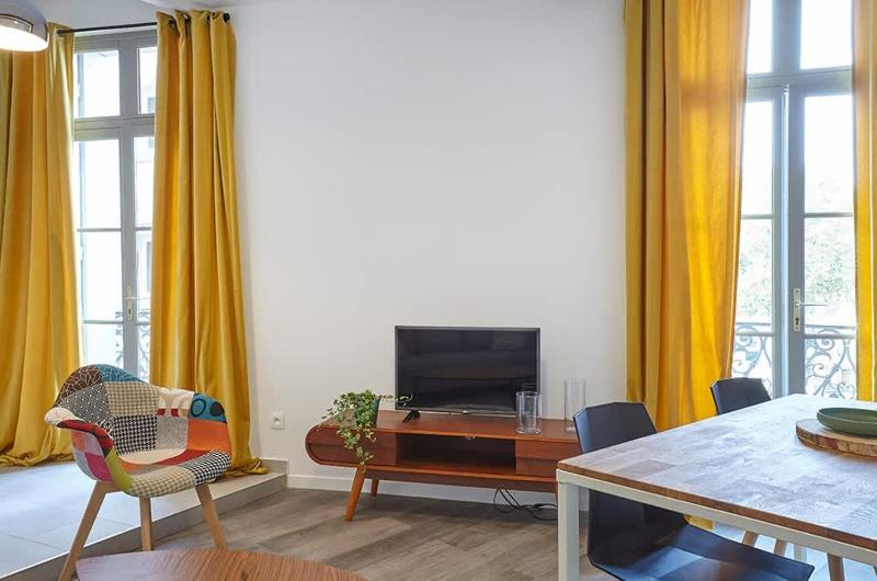 Cozy stay place de la Madeleine - image 11