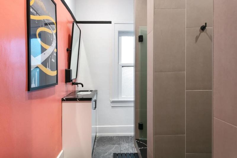 Gaslamp Chic suite Queen Bed and Smart Comforts - image 9