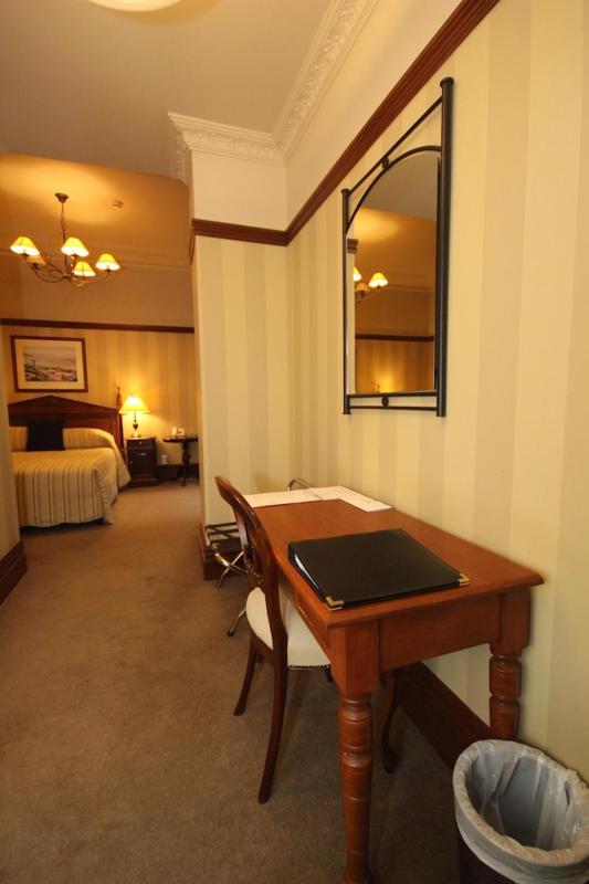 Wellesley Boutique Hotel - image 20