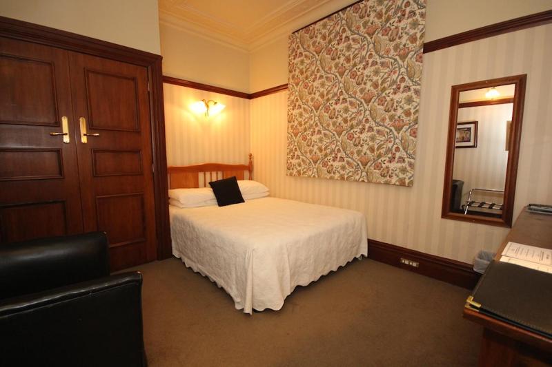 Wellesley Boutique Hotel - image 17