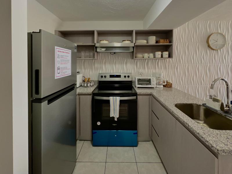 Oasis in the heart of the city 2 Bedroom Apartment - image 3