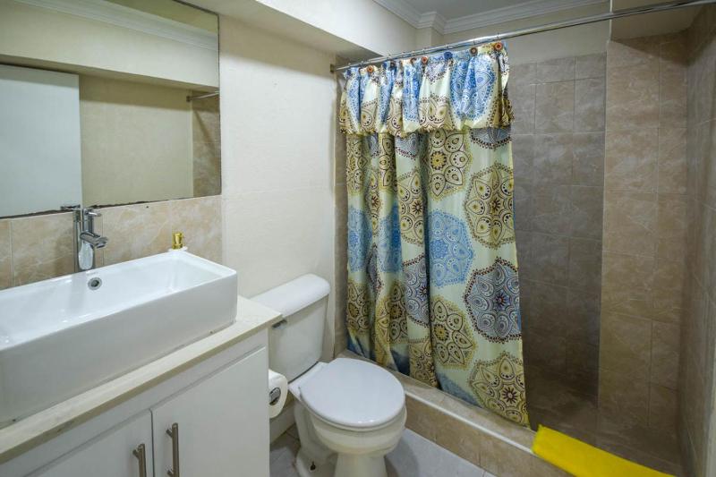 3 min walk to beach - Bella Figura Apt 2 - image 4