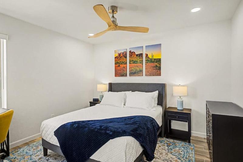 Central Scottsdale Haven Condo - image 6