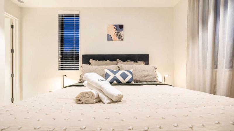 Bright 2 Bedroom Apartment in Central Christchurch - image 16