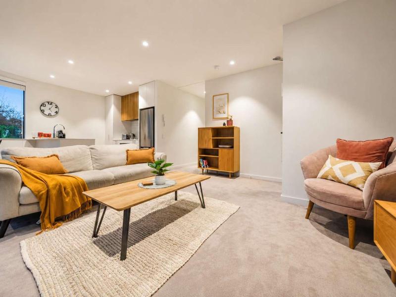 Bright 2 Bedroom Apartment in Central Christchurch - image 38