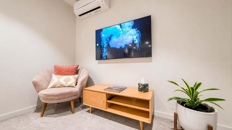 Bright 2 Bedroom Apartment in Central Christchurch - image 26