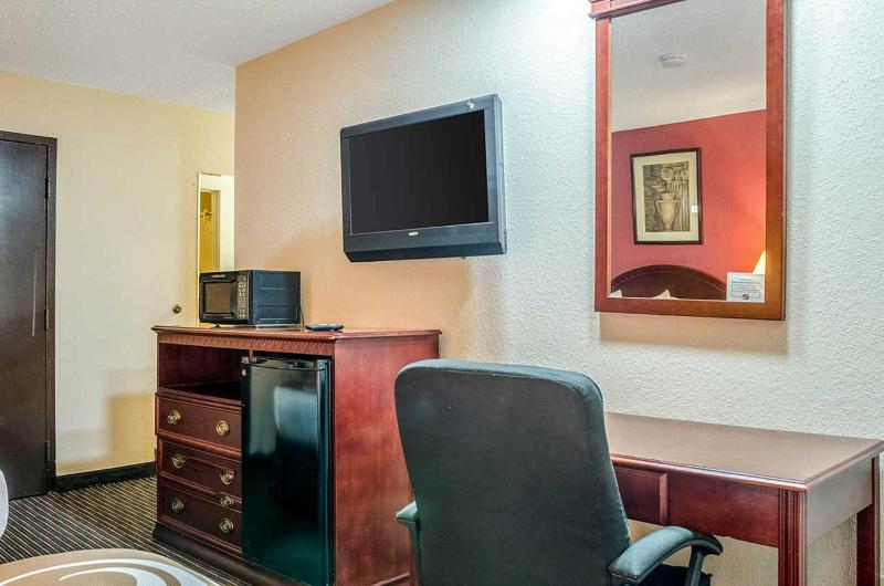 Double Room with Two Double Beds image 4
