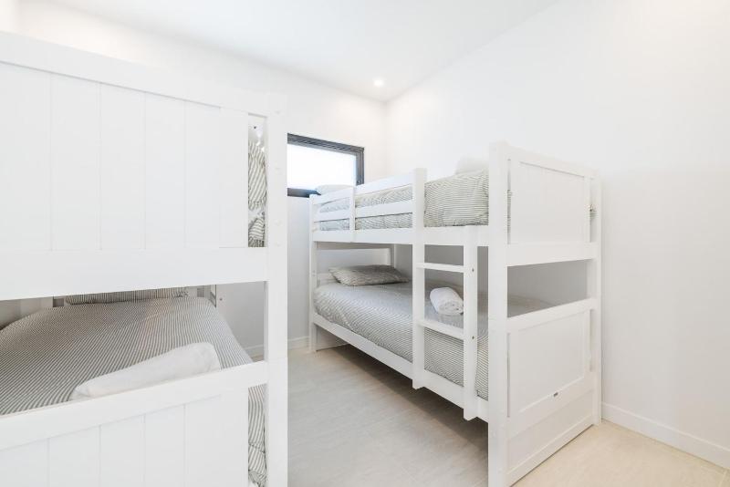 57 Tomaree Road Complex - House and Cabana with Pool Linen Air-con Wi-fi Boat Parking - image 40