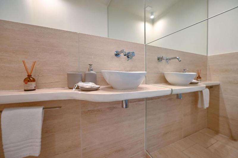 Luxury Corba Lake View Apartment with Terrace - image 36