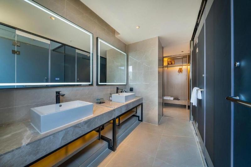 Borrman Hotel Chongqing Auto Expo Sanya Bay Light Rail Station - image 4