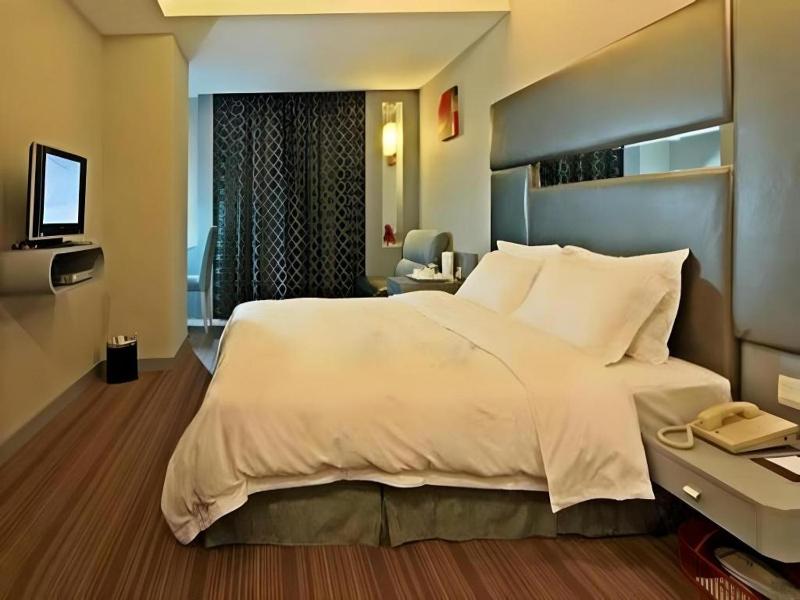 Friendship Hotel - image 34