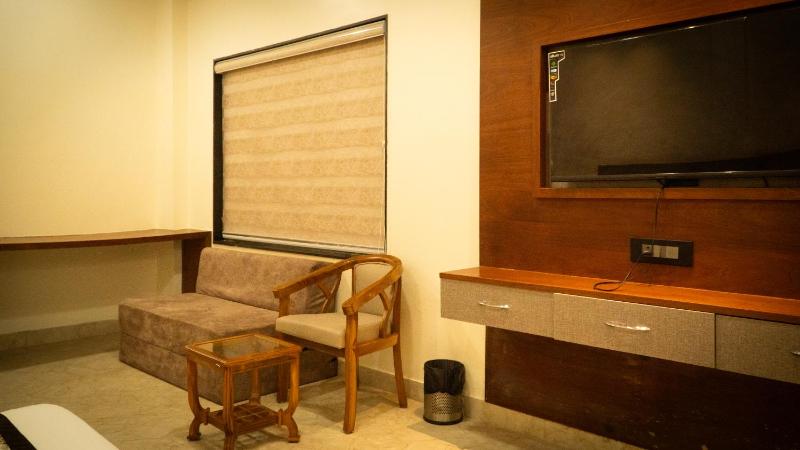 Hotel The R S Grand Near Taj Mahal - image 6