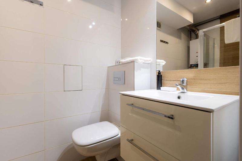 Komfortowy Apartament z Balkonem Blisko ERGO ARENA by Noclegi Renters - image 4