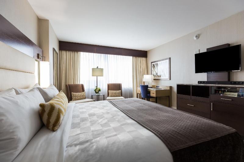 Sky Tower Cove Suite image 4