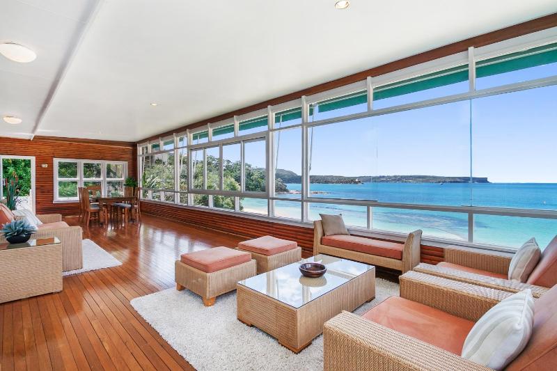 Apartment with Sea View image 4