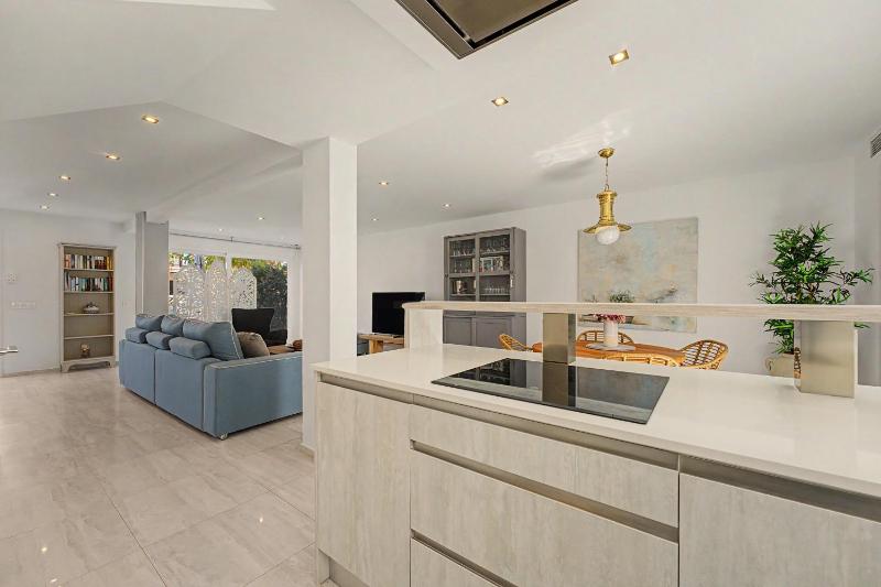 211 Beach house - image 16