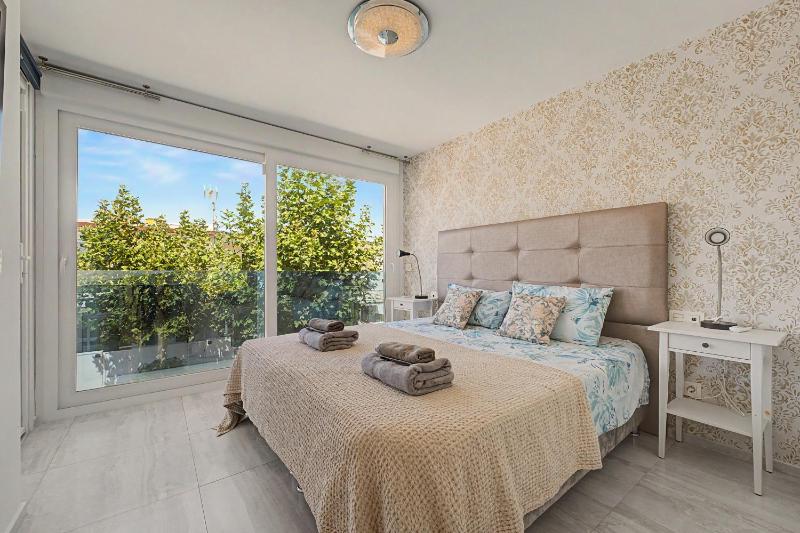 211 Beach house - image 3
