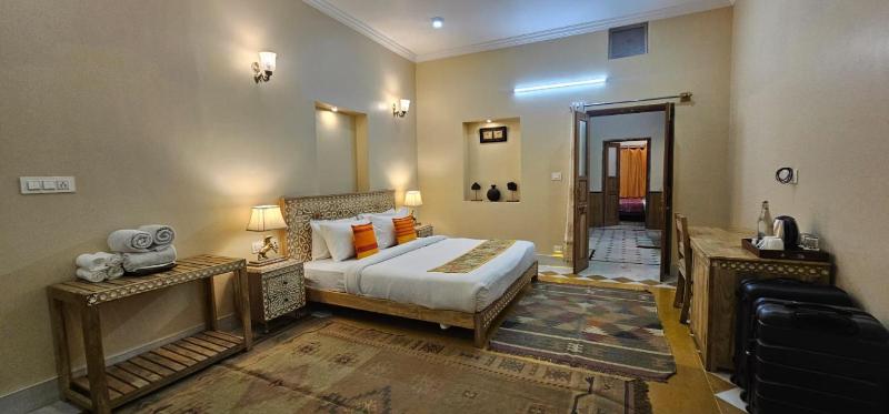 Jasmin Boutique Home - image 1