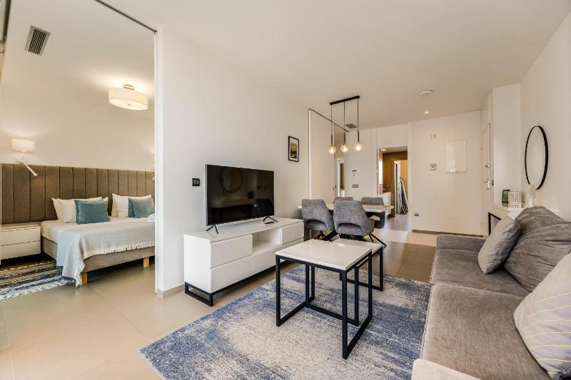 Intempo Apartments by Holuxe - image 8