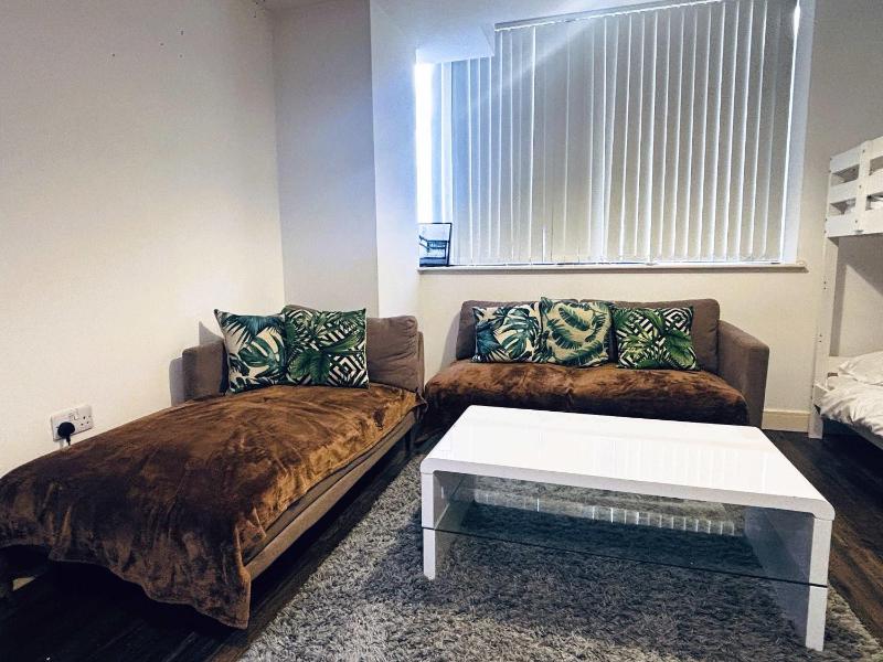 Pet-friendly 1BR Apt sleeps 4 in BMH Centre with Parking - image 14