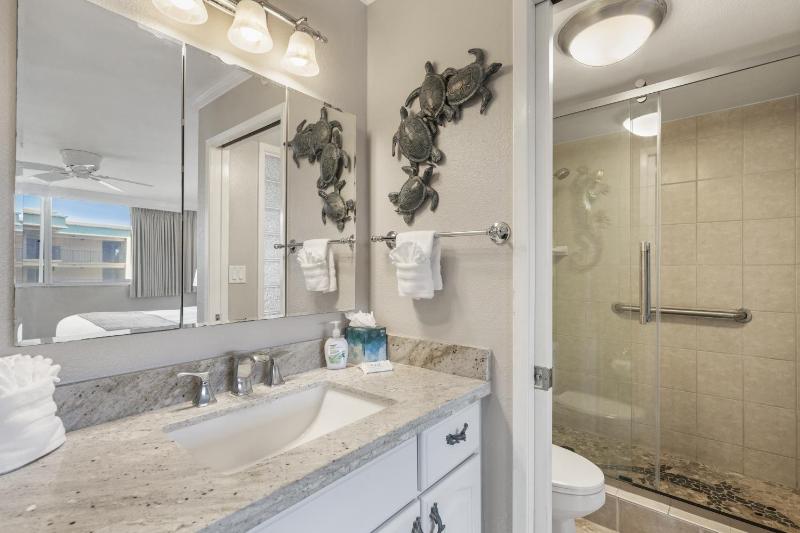 Royal Kahana #701 condo - image 18