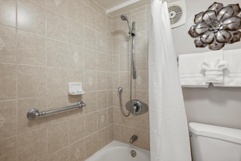 Royal Kahana #701 condo - image 22